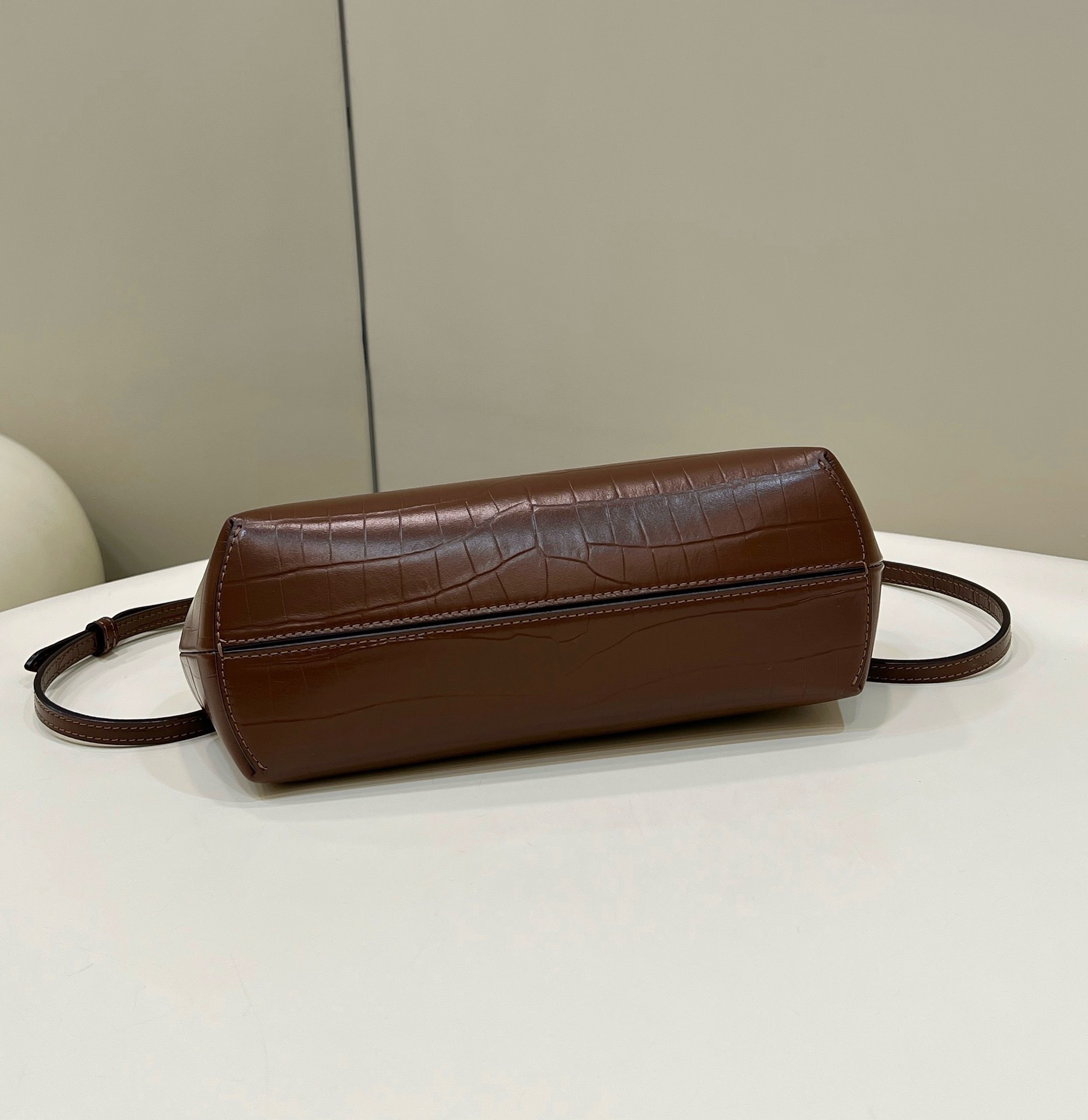 Bagsaaa F**di First Small crocodile leather bag in brown - 26x18x9.5cm