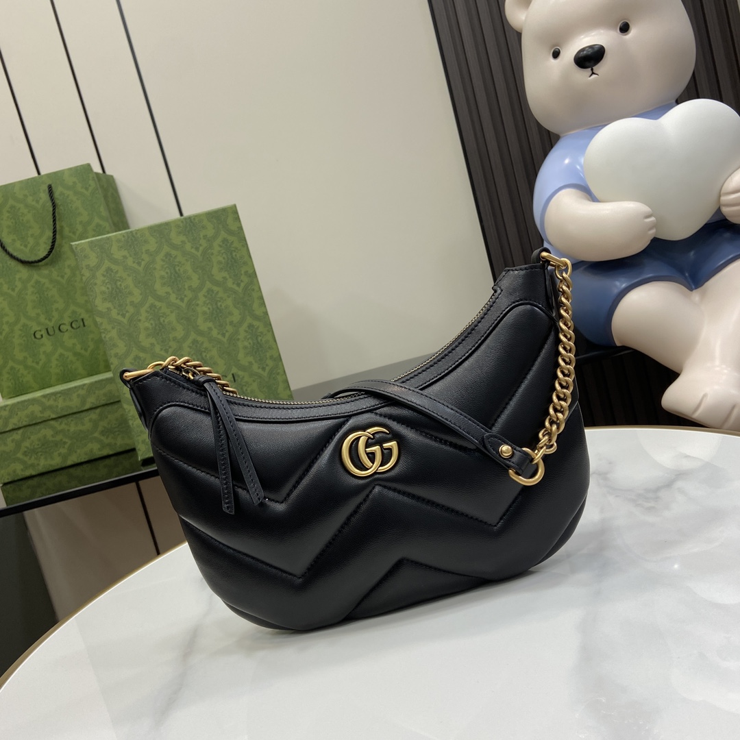 Bagsaaa Gvc*1 GG Marmont Small Shoulder Bag Black - 17x 26x 4cm