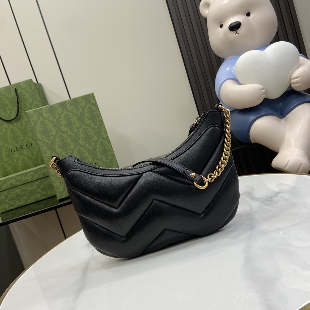 Bagsaaa Gvc*1 GG Marmont Small Shoulder Bag Black - 17x 26x 4cm