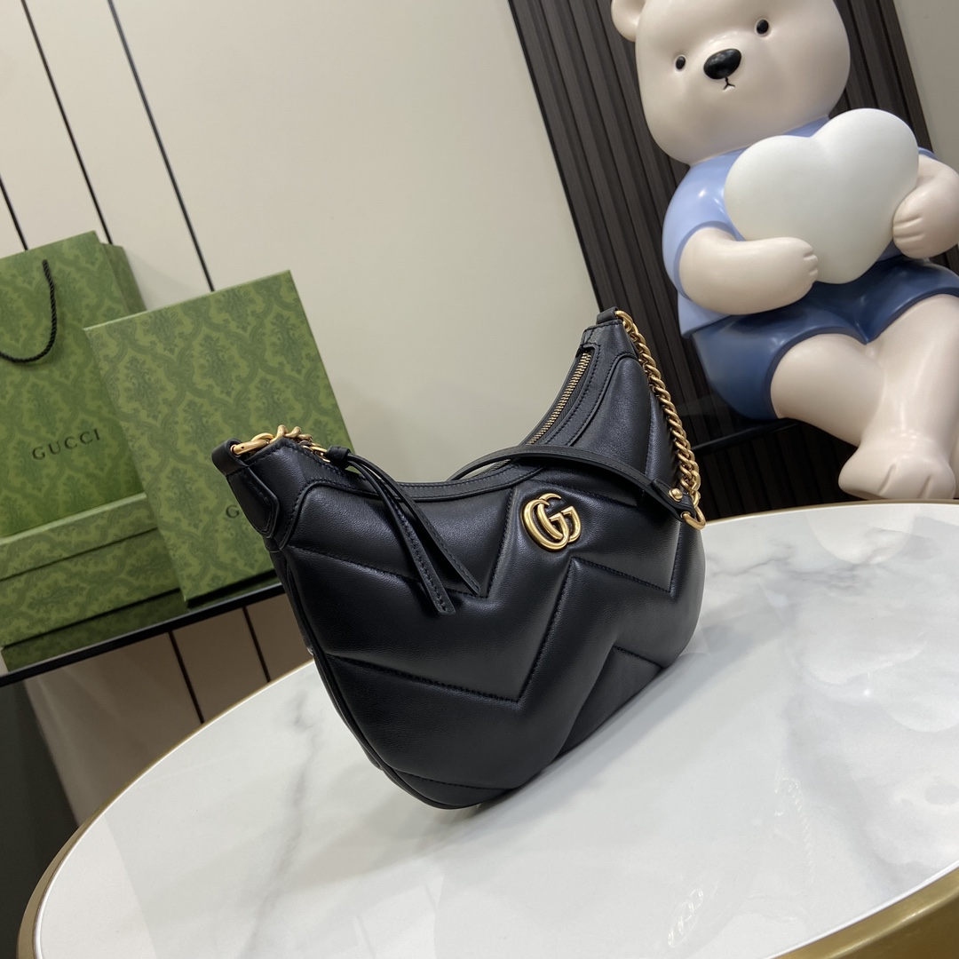 Bagsaaa Gvc*1 GG Marmont Small Shoulder Bag Black - 17x 26x 4cm