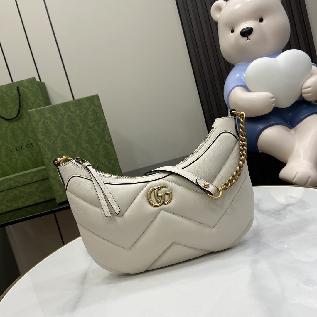 Bagsaaa Gvc*1 GG Marmont Small Shoulder Bag White - 17x 26x 4cm