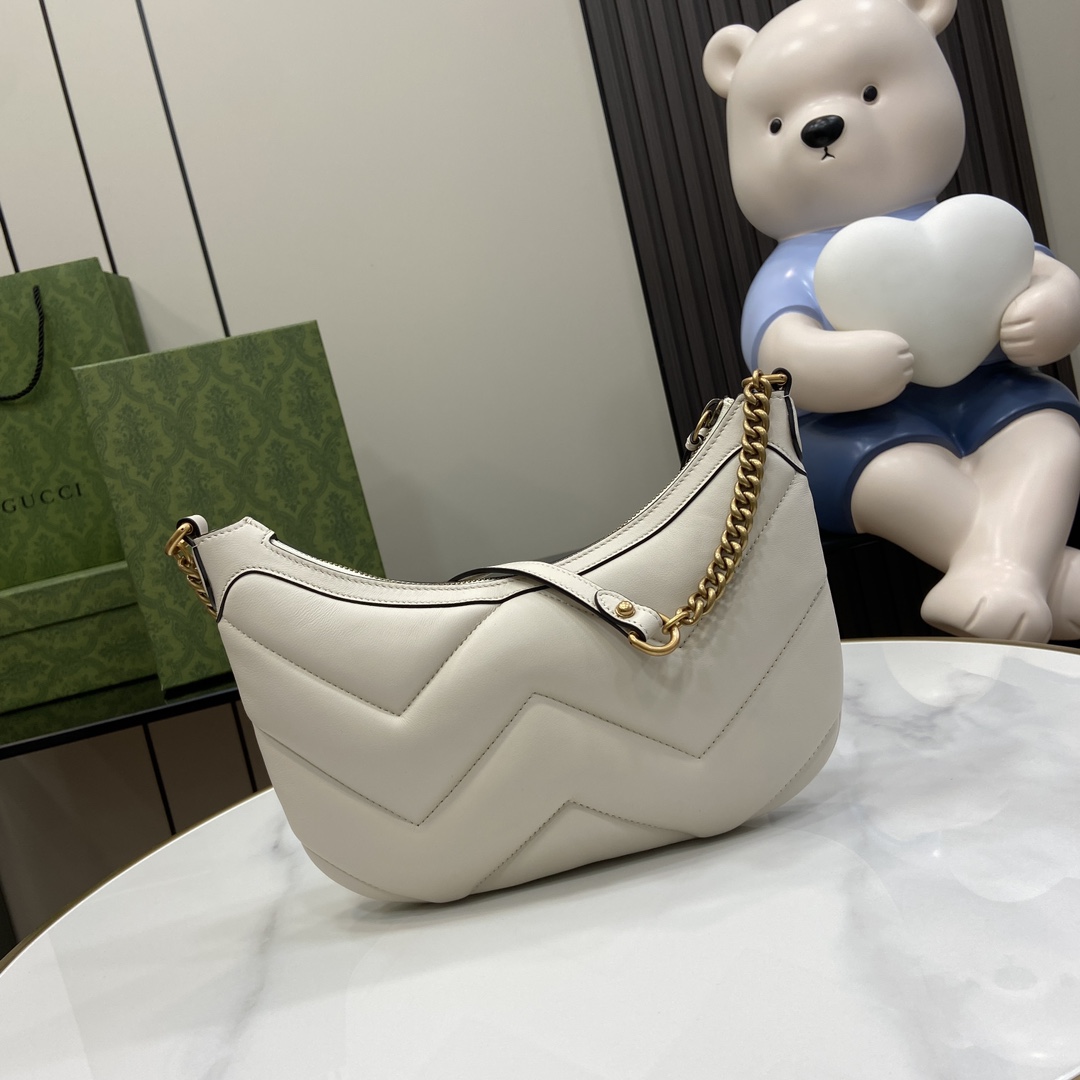 Bagsaaa Gvc*1 GG Marmont Small Shoulder Bag White - 17x 26x 4cm