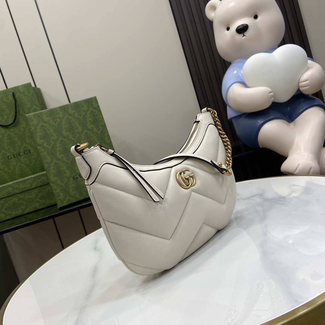 Bagsaaa Gvc*1 GG Marmont Small Shoulder Bag White - 17x 26x 4cm