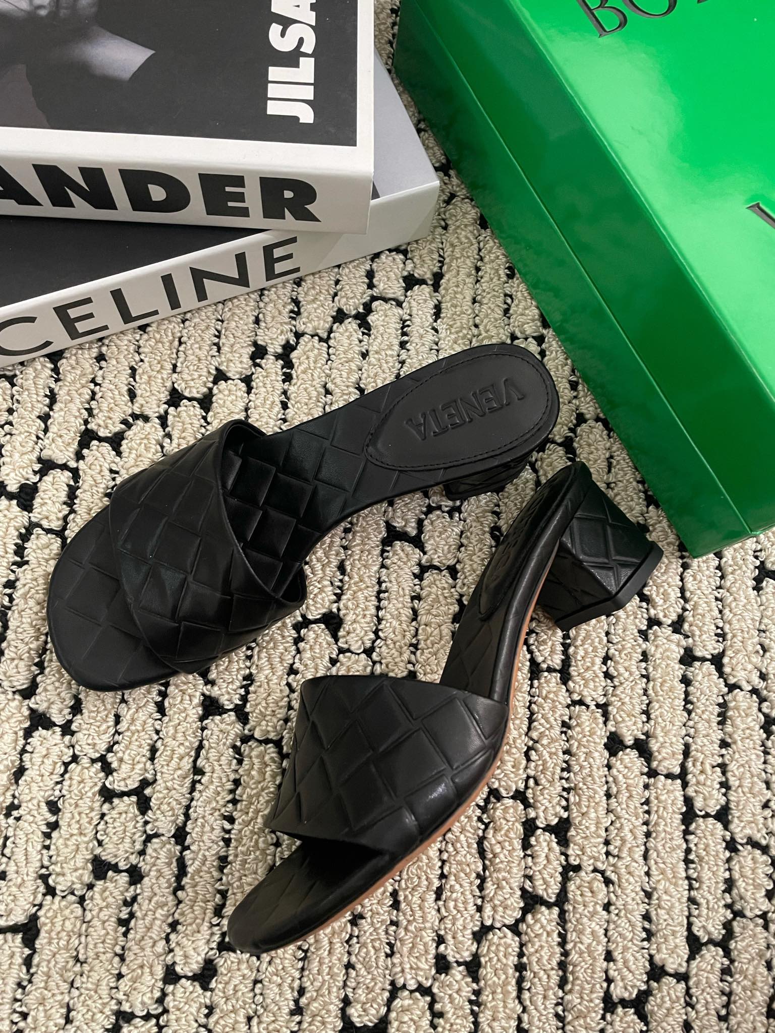 Bagsaaa B0tt*ga Ven*ta Quilted leather mules 5 colors