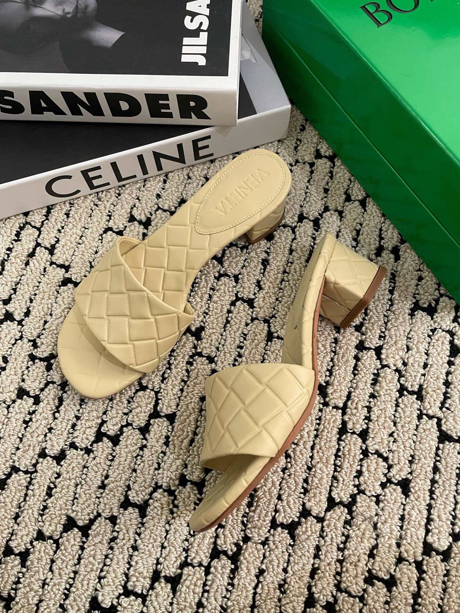 Bagsaaa B0tt*ga Ven*ta Quilted leather mules 5 colors