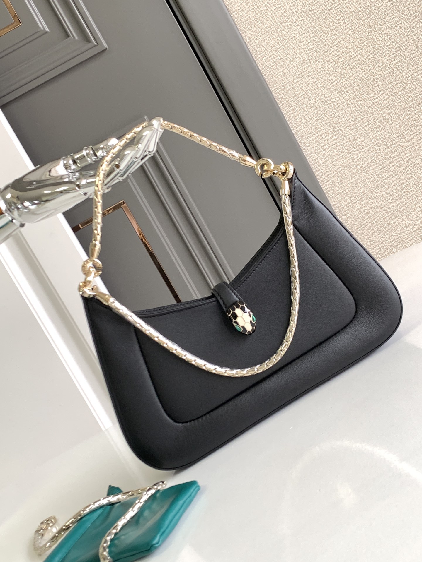 Bagsaaa Serpenti Baia small shoulder bag in black - 27.5*18*4.5cm
