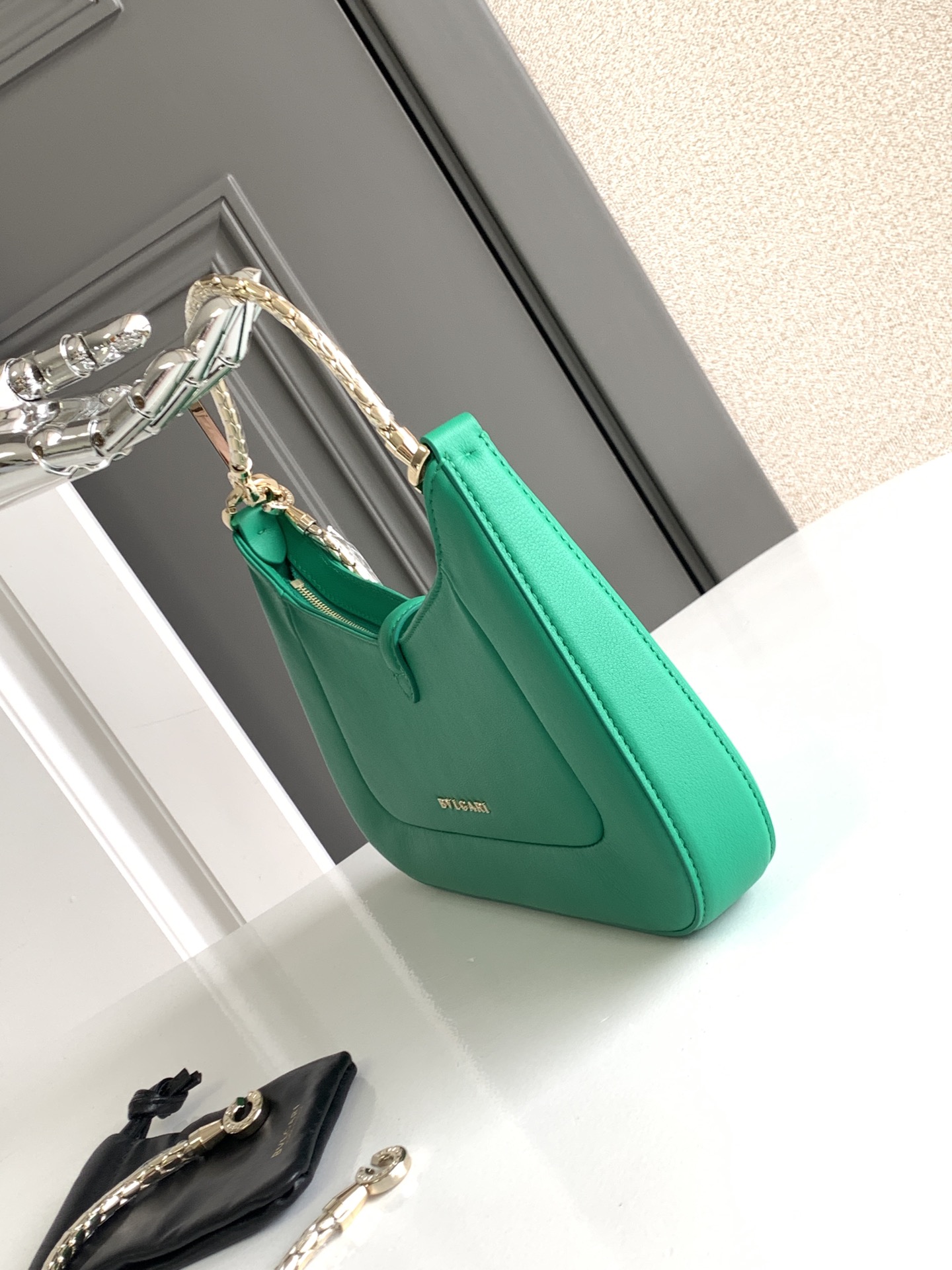 Bagsaaa Serpenti Baia small shoulder bag in green - 27.5*18*4.5cm