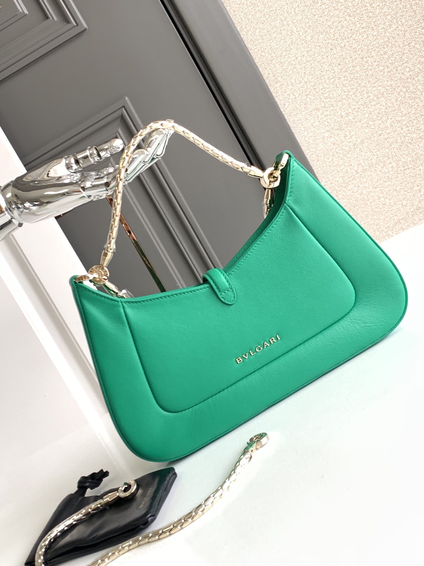 Bagsaaa Serpenti Baia small shoulder bag in green - 27.5*18*4.5cm