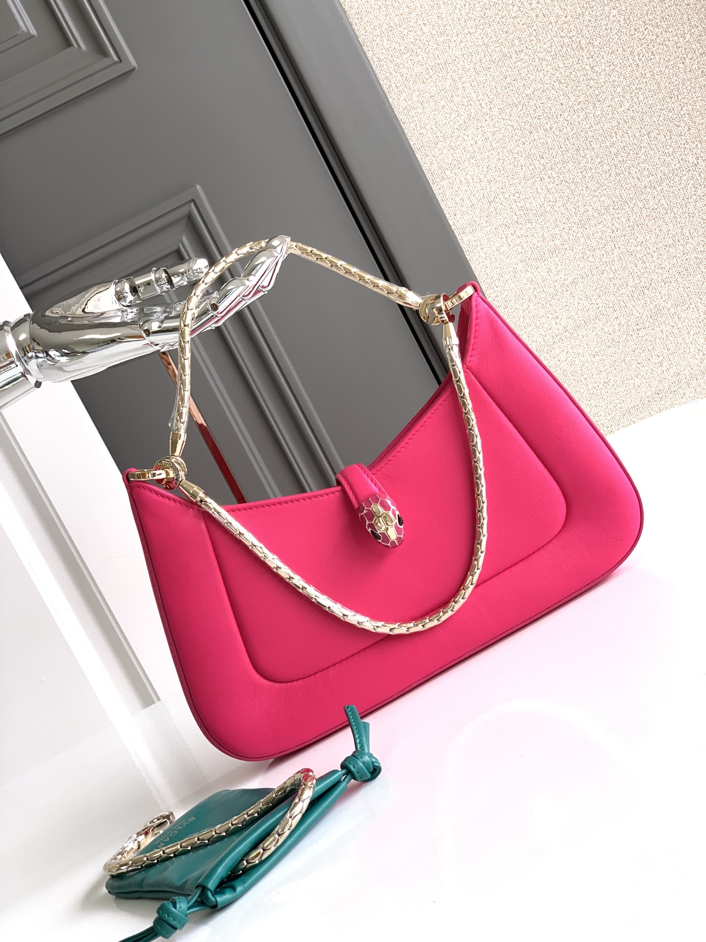 Bagsaaa Serpenti Baia small shoulder bag in pink - 27.5*18*4.5cm