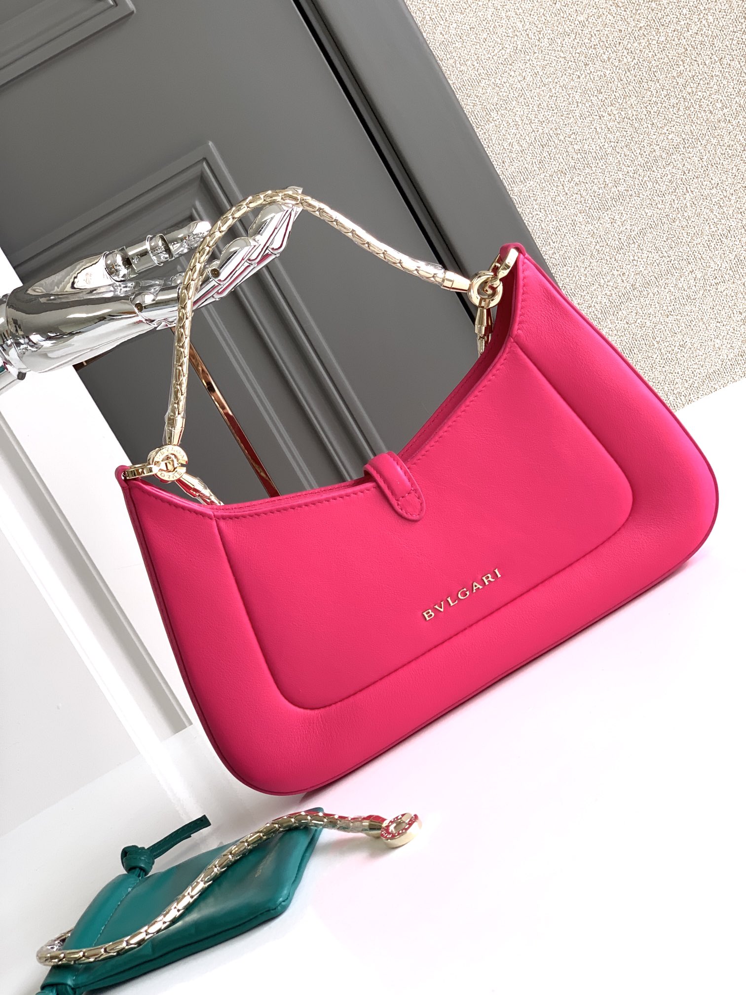 Bagsaaa Serpenti Baia small shoulder bag in pink - 27.5*18*4.5cm