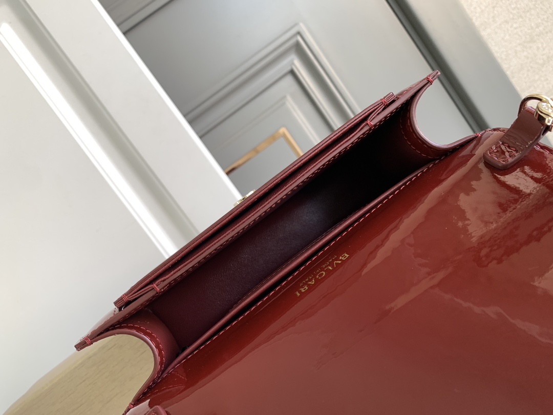 Bagsaaa Bv1g*ai Serpenti Forever East-West small shoulder bag in red Shiny Brushed calf leather