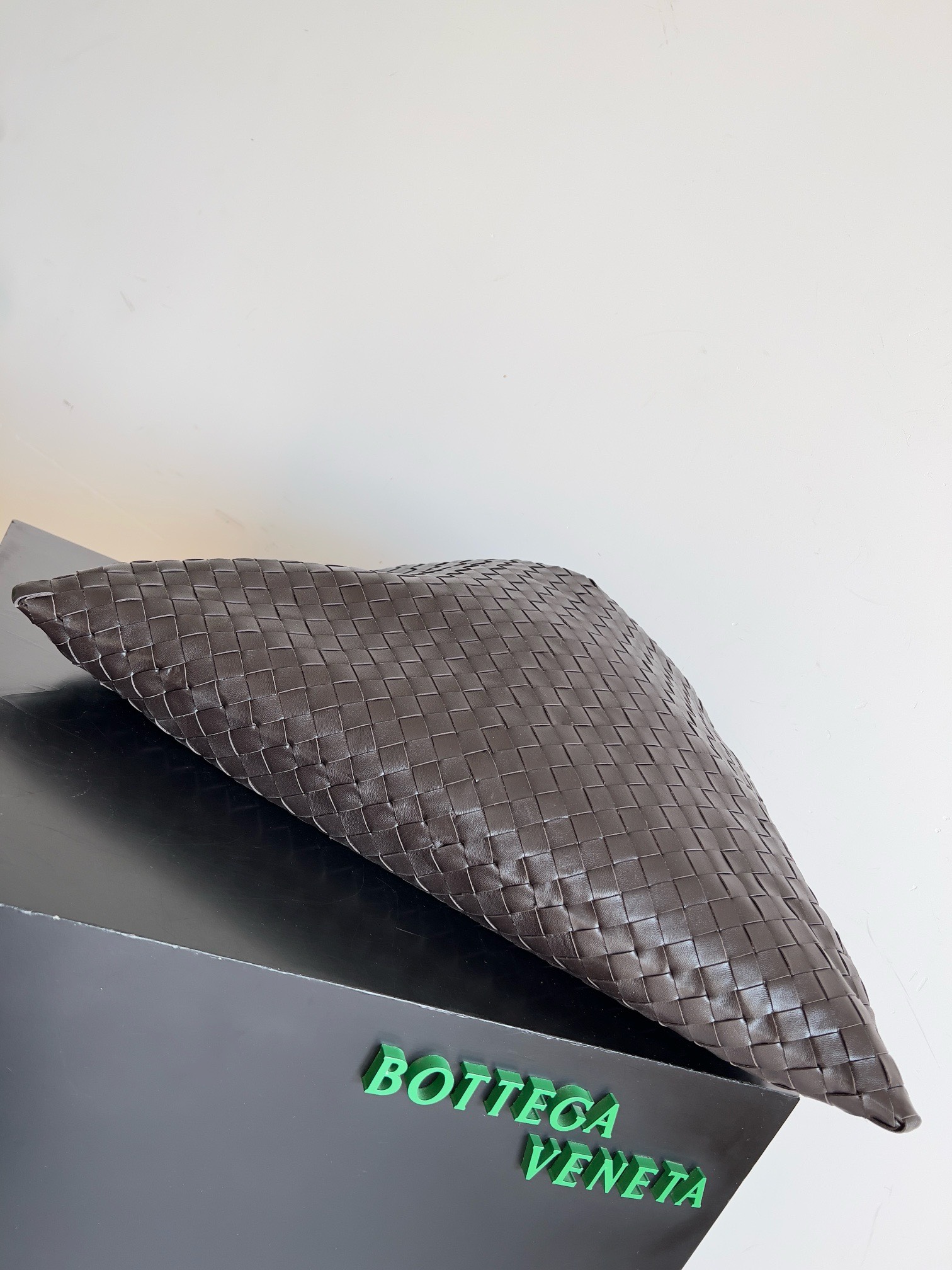 Bagsaaa B0tt*ga Ven*ta Large Hop Brown - 54x23x13cm
