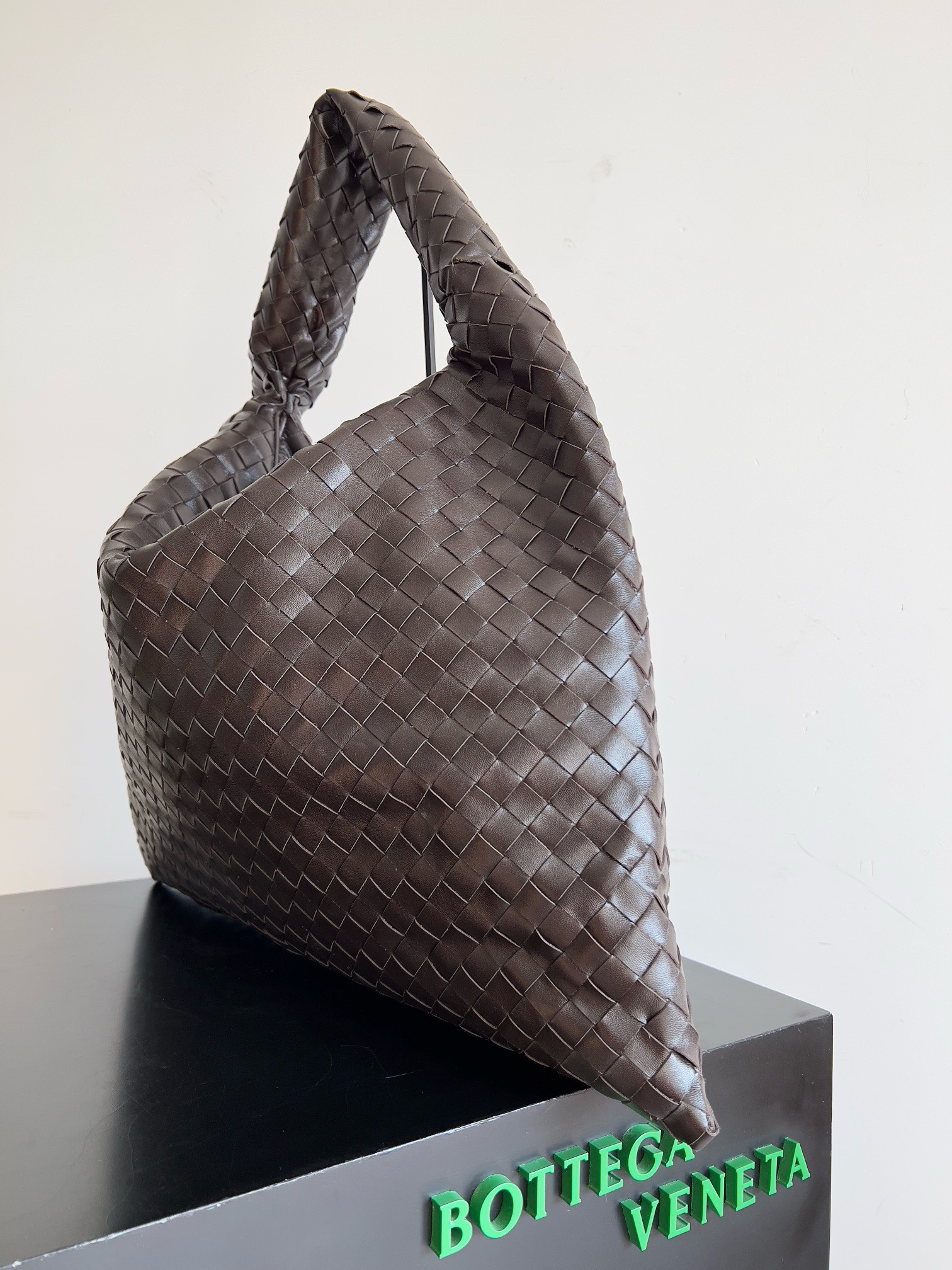 Bagsaaa B0tt*ga Ven*ta Large Hop Brown - 54x23x13cm