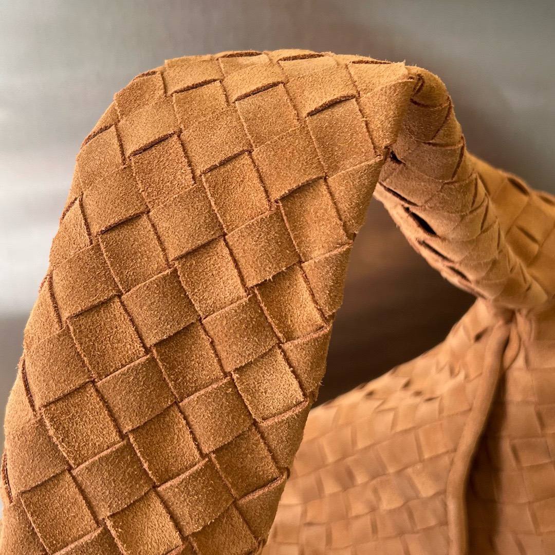 Bagsaaa B0tt*ga Ven*ta Large Hop Light Brown In Suede - 54x23x13cm