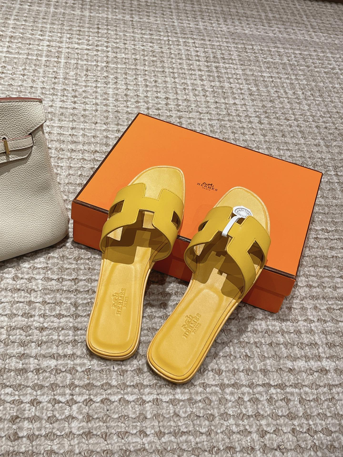 Bagsaaa H**me5 Oran Sandals Box calfskin In Yellow