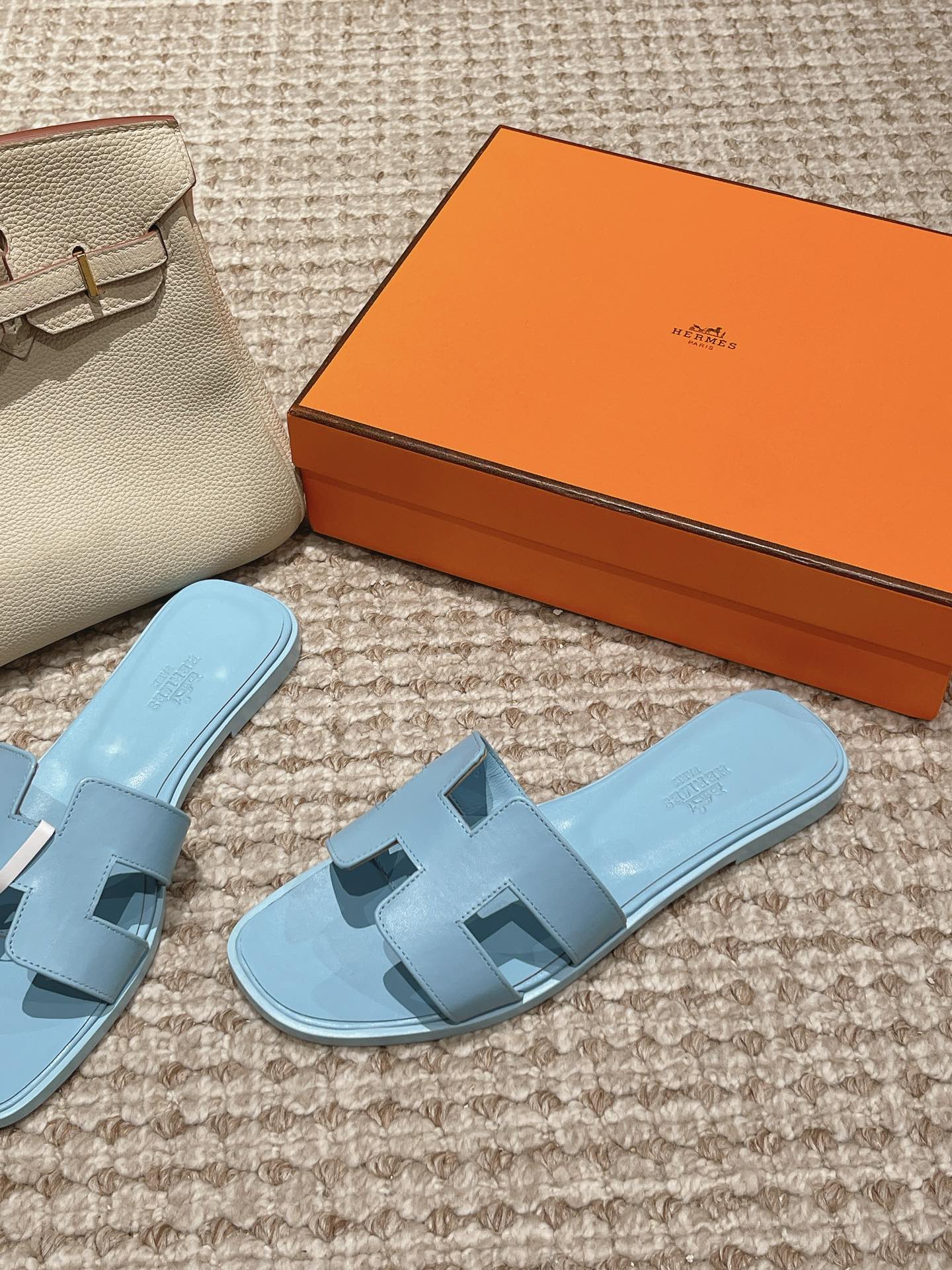 Bagsaaa H**me5 Oran Sandals Box calfskin In Blue
