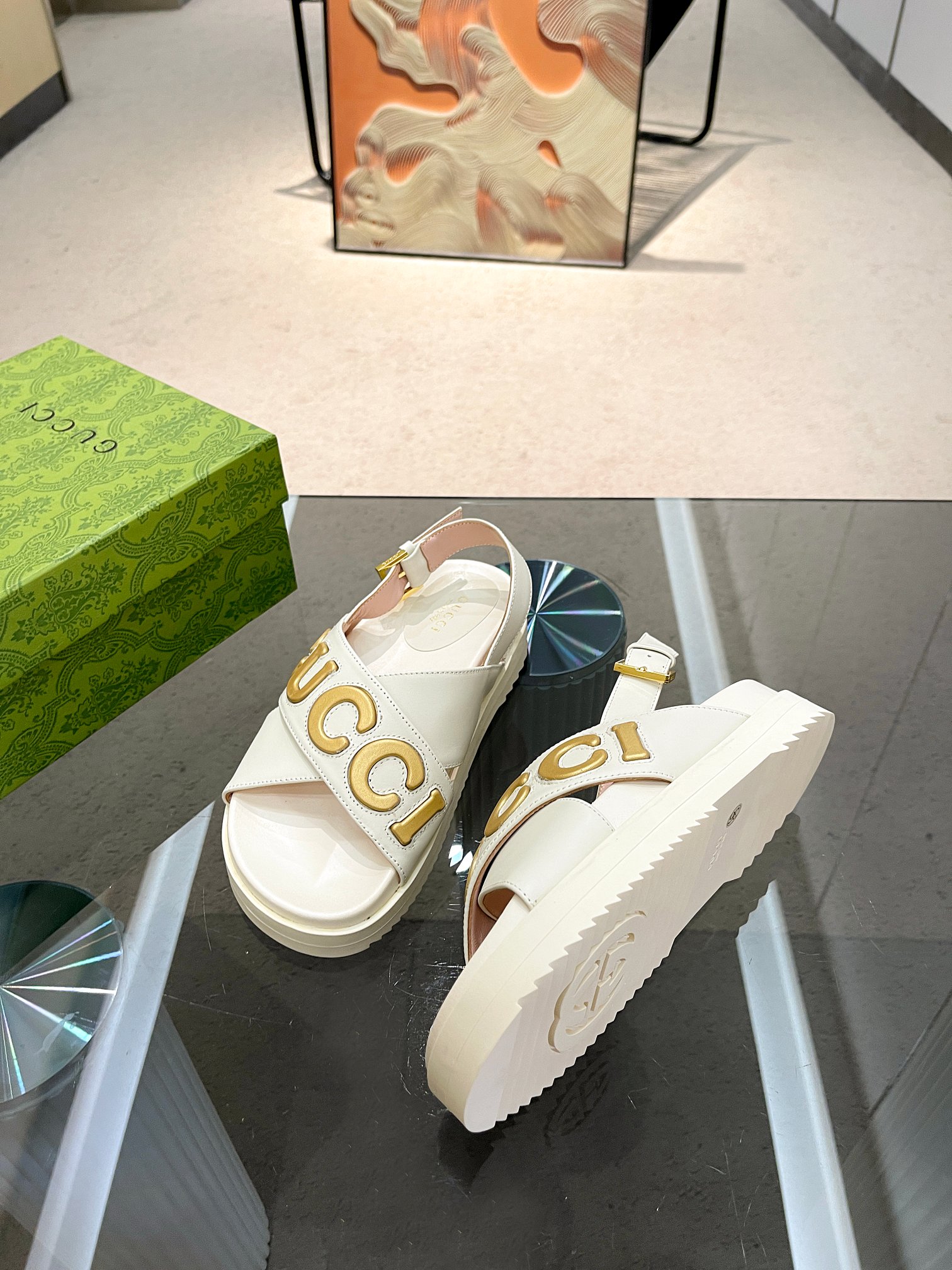 Bagsaaa Gvc*1 Logo-appliqué Leather White Sandals
