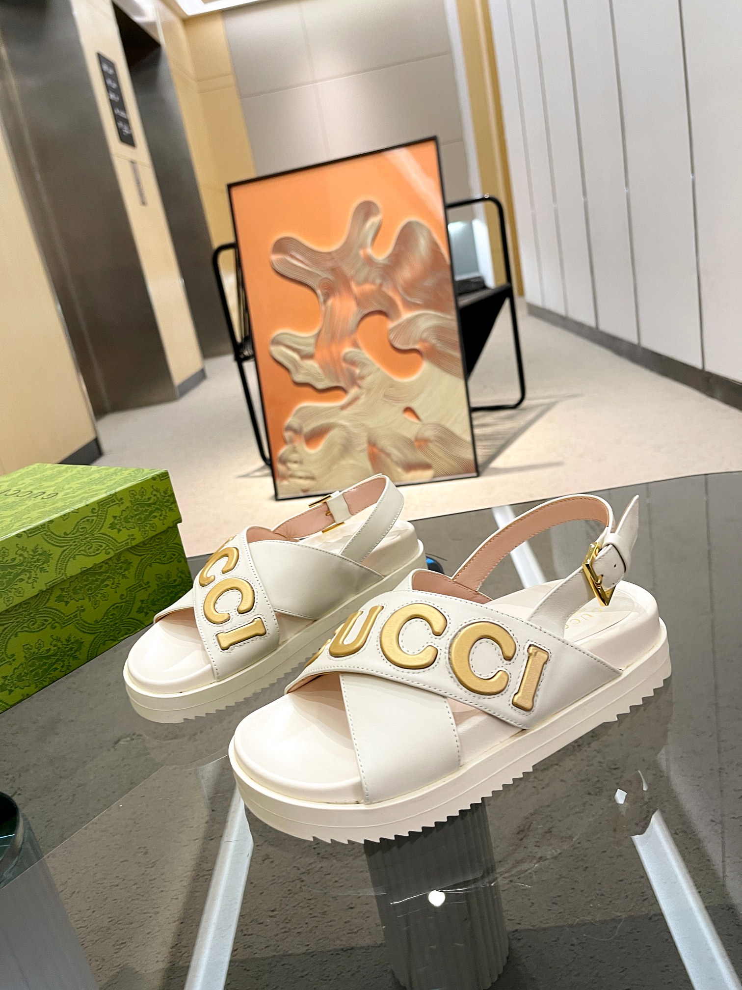 Bagsaaa Gvc*1 Logo-appliqué Leather White Sandals