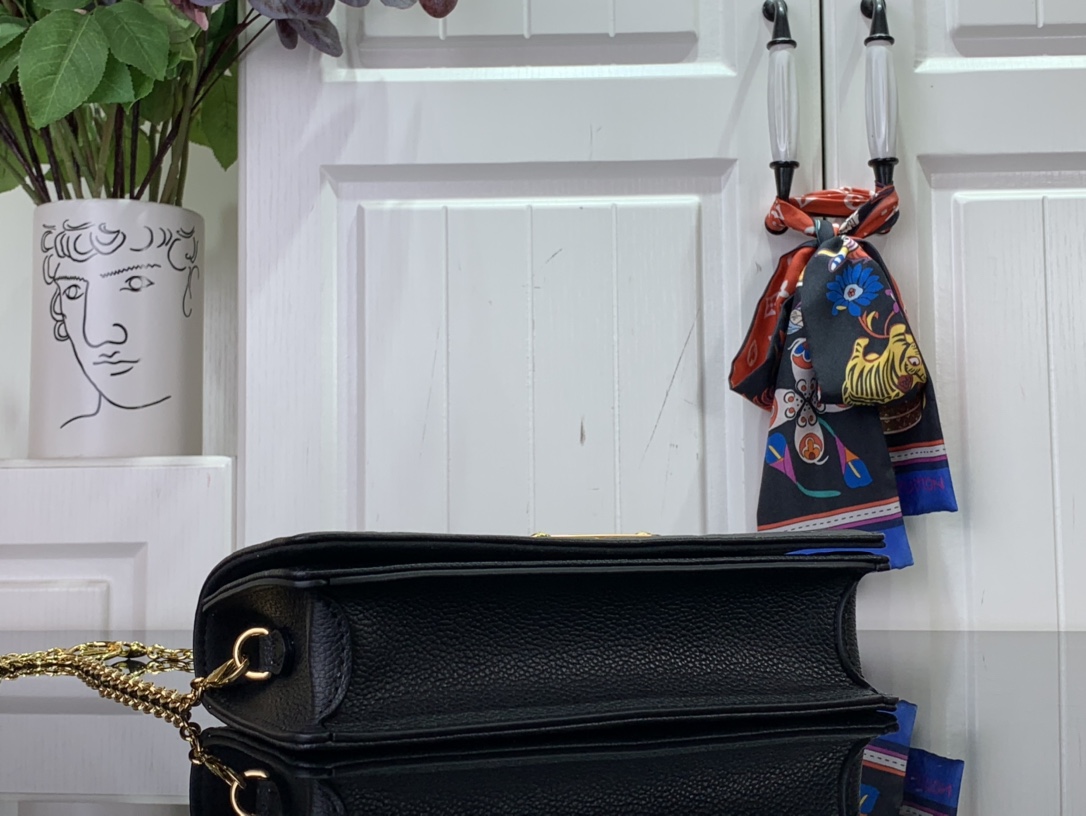 Bagsaaa L0vis Vvtt0n Wallet On Chain Lily Black - 20.5× 10× 3.5cm