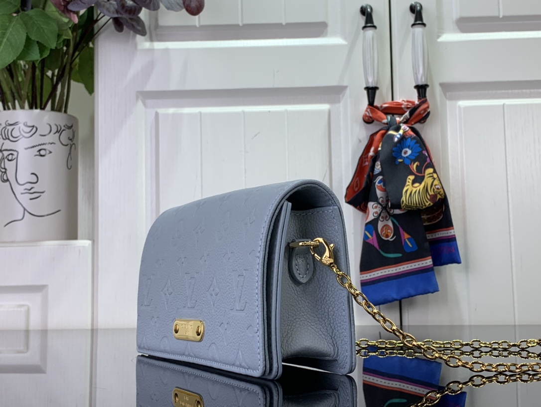 Bagsaaa L0vis Vvtt0n Wallet On Chain Lily Blue - 20.5× 10× 3.5cm