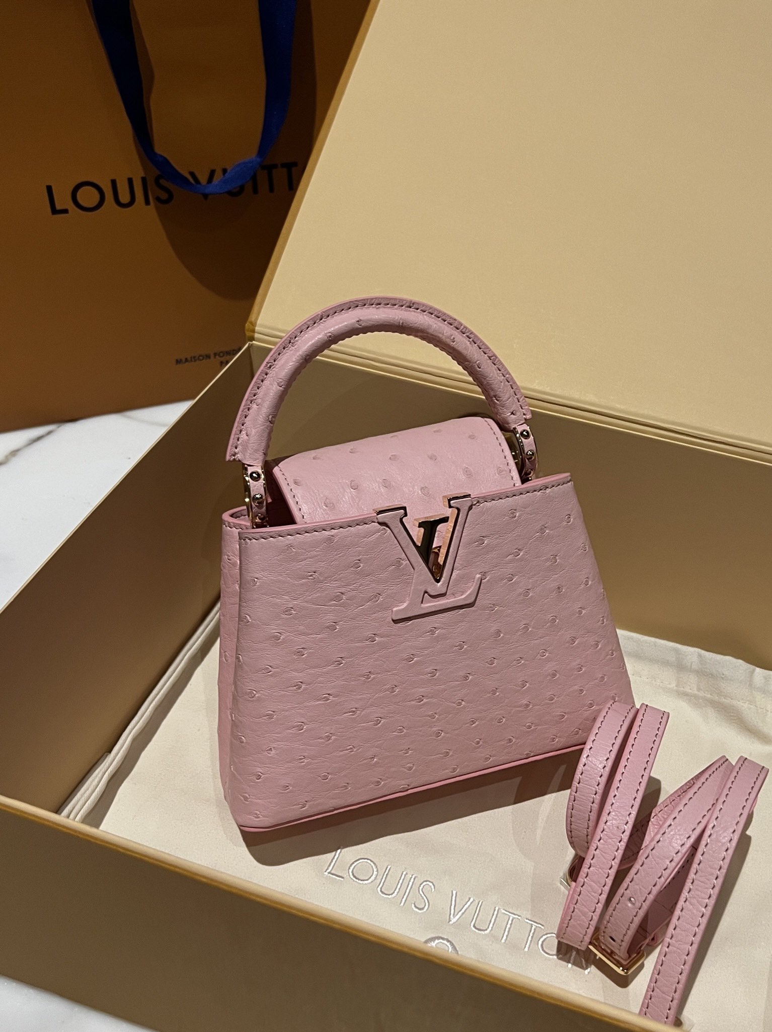 Bagsaaa L0vis Vvtt0n Capucines Ostrich Leather Pink
