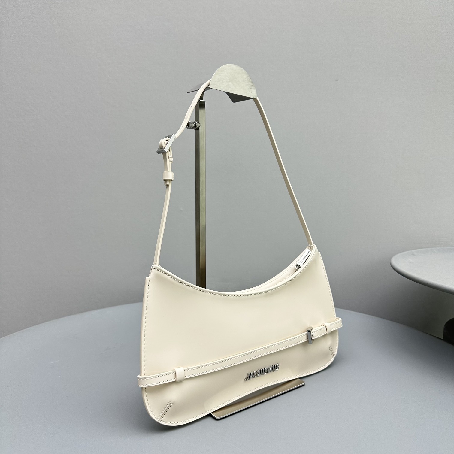 Bagsaaa Jacquemus Le Bisou Ceinture White Bag - 27*11*3cm
