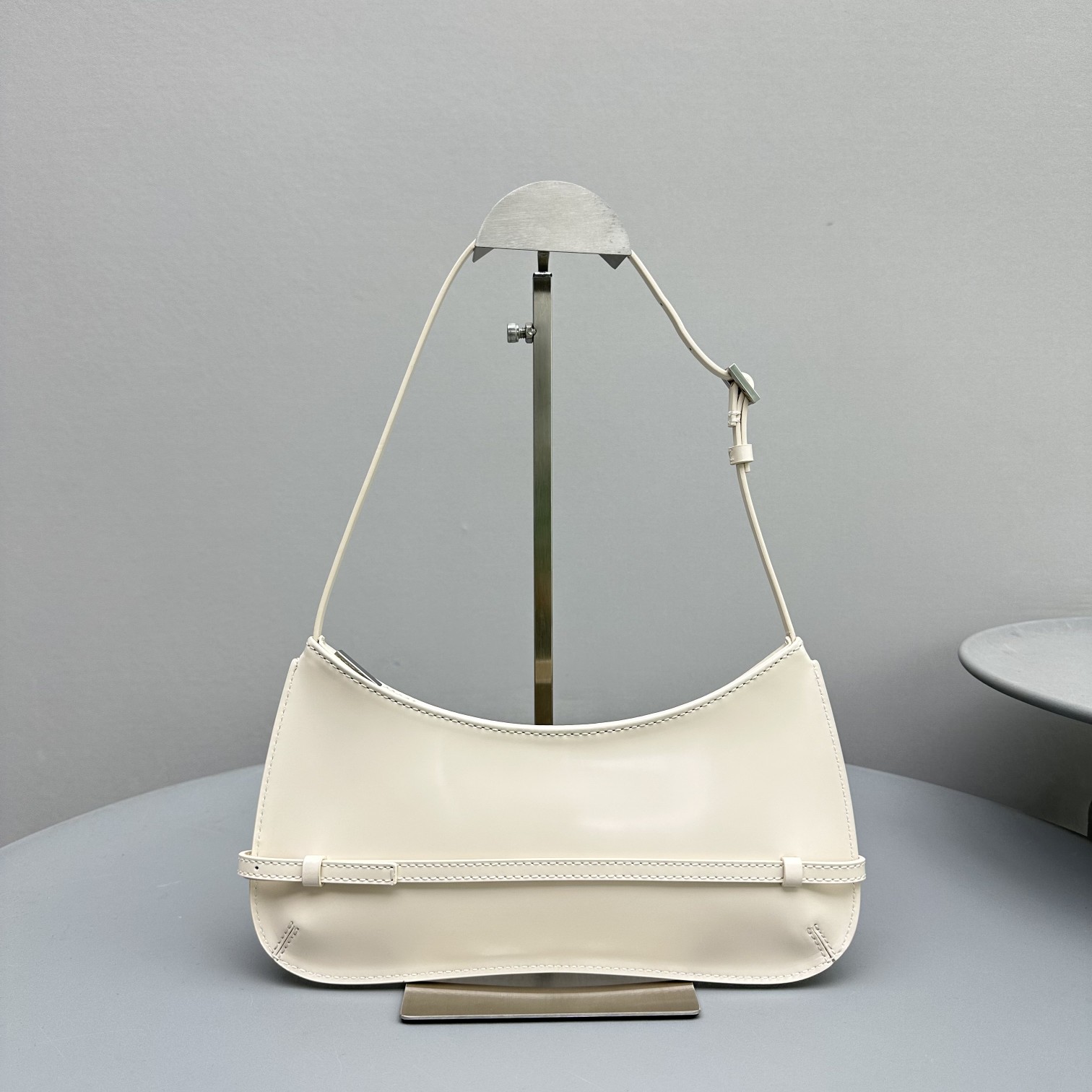 Bagsaaa Jacquemus Le Bisou Ceinture White Bag - 27*11*3cm