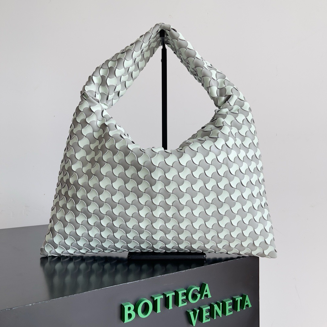 Bagsaaa B0tt*ga Ven*ta Small Hop Green & Mint In Leather - 41x20.5x7.5cm