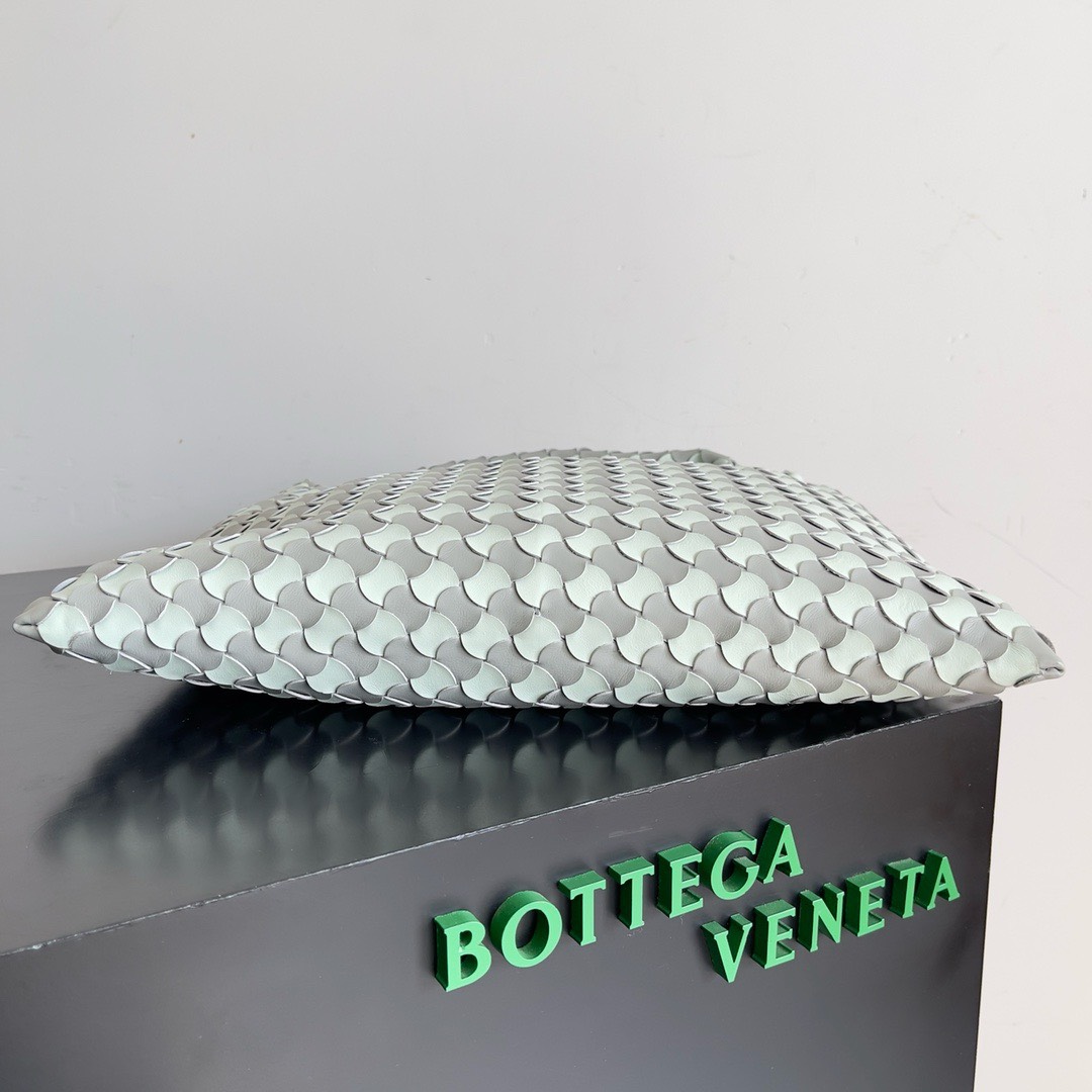 Bagsaaa B0tt*ga Ven*ta Small Hop Green & Mint In Leather - 41x20.5x7.5cm