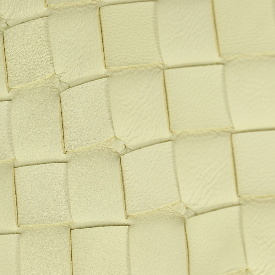 Bagsaaa B0tt*ga Ven*ta Large Hop Yellow - 54x23x13cm
