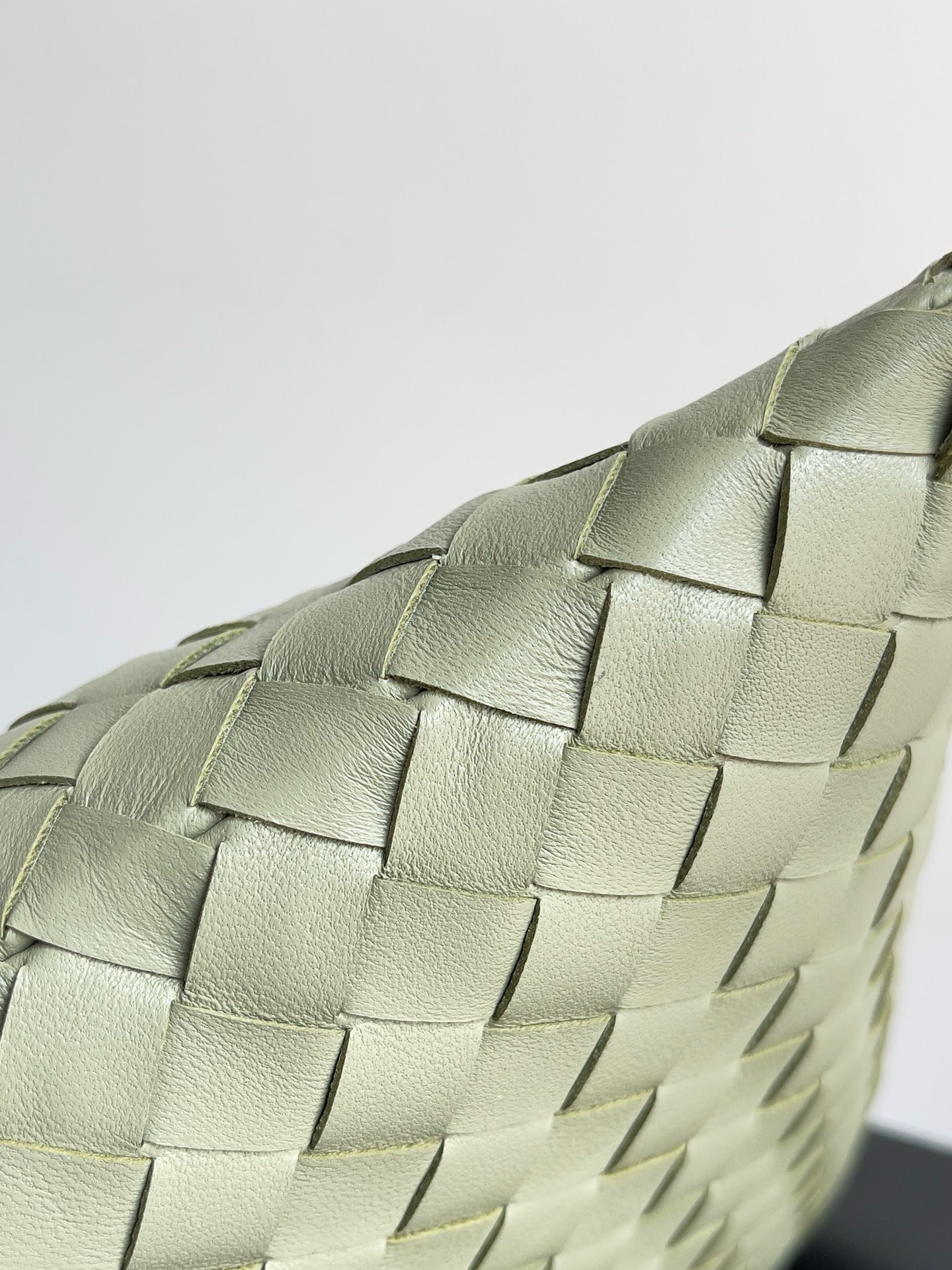Bagsaaa B0tt*ga Ven*ta Large Hop Green - 54x23x13cm