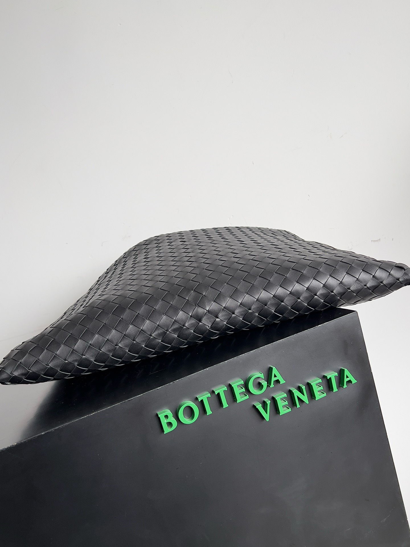 Bagsaaa B0tt*ga Ven*ta Large Hop Black - 54x23x13cm