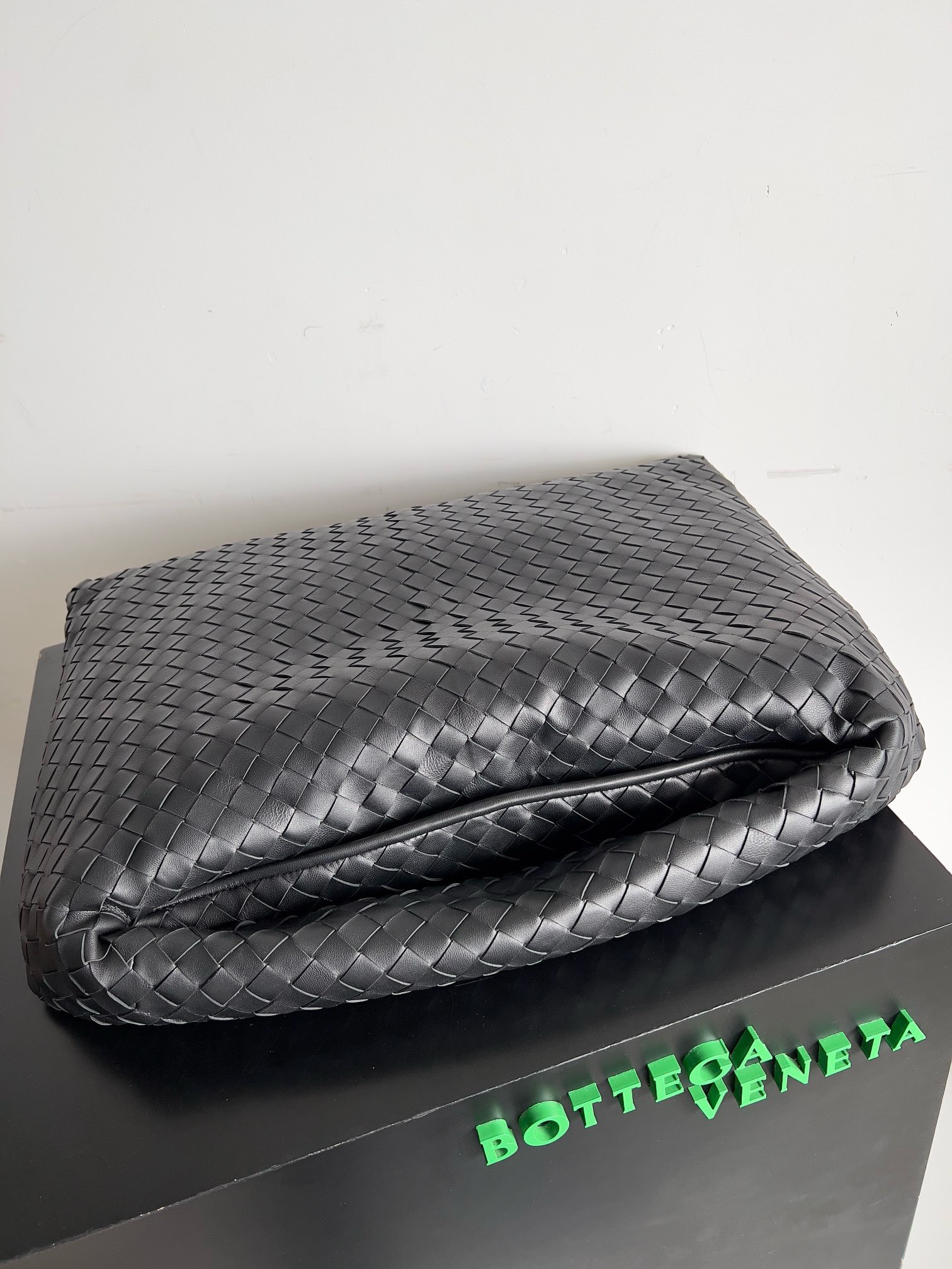 Bagsaaa B0tt*ga Ven*ta Large Hop Black - 54x23x13cm