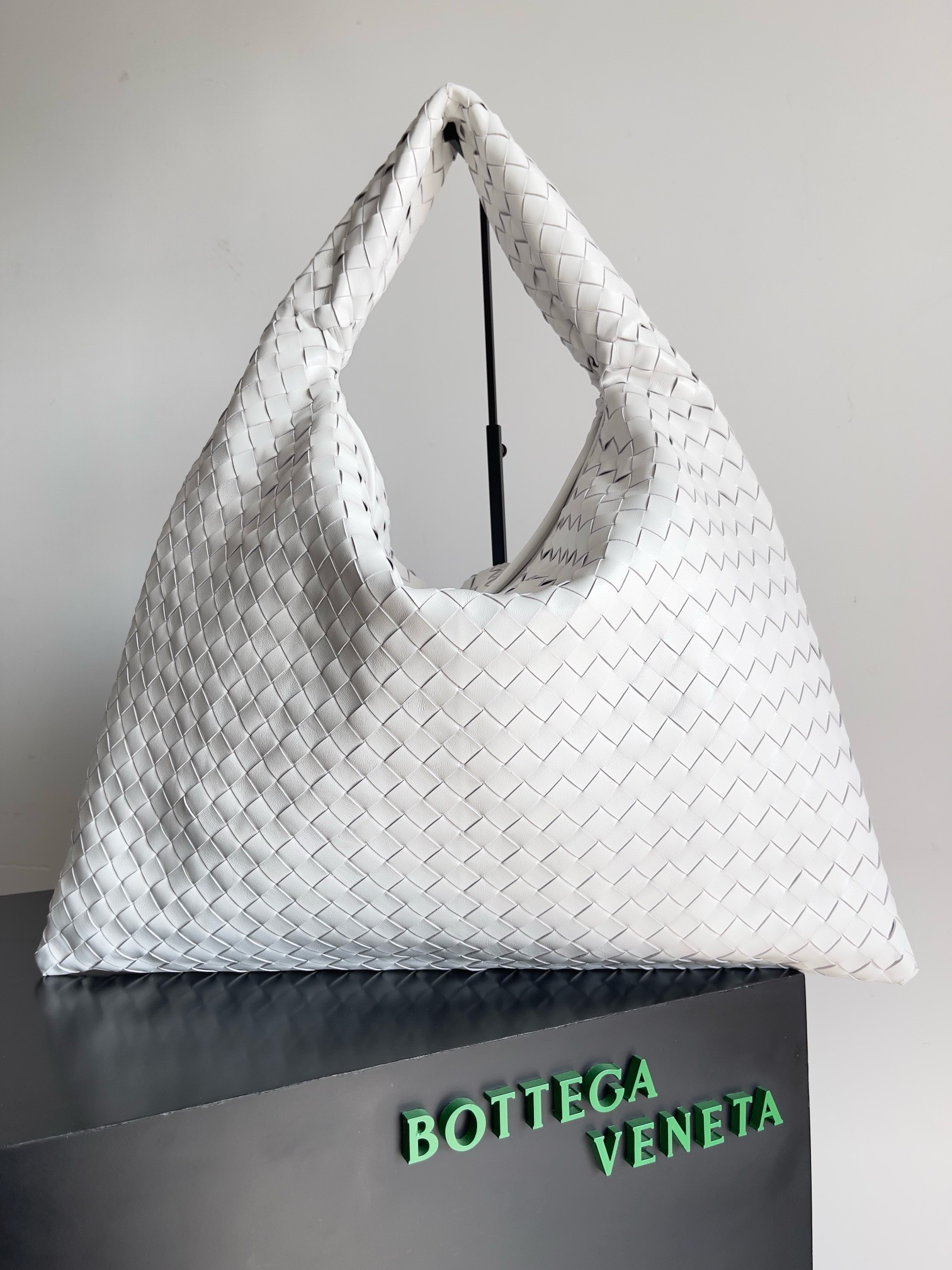 Bagsaaa B0tt*ga Ven*ta Large Hop White - 54x23x13cm
