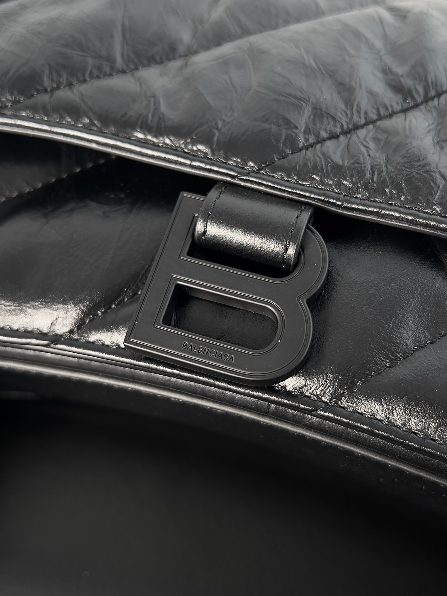 Bagsaaa Ba1en*iaga Crush Small Chain Bag In All BLack - 25.5*10*15.5cm