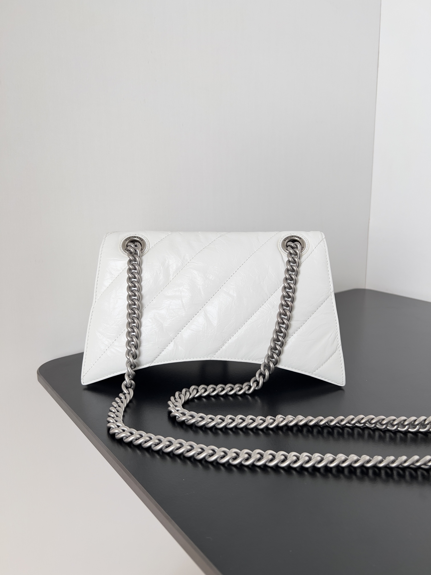 Bagsaaa Ba1en*iaga Crush Small Chain Bag In White - 25.5*10*15.5cm