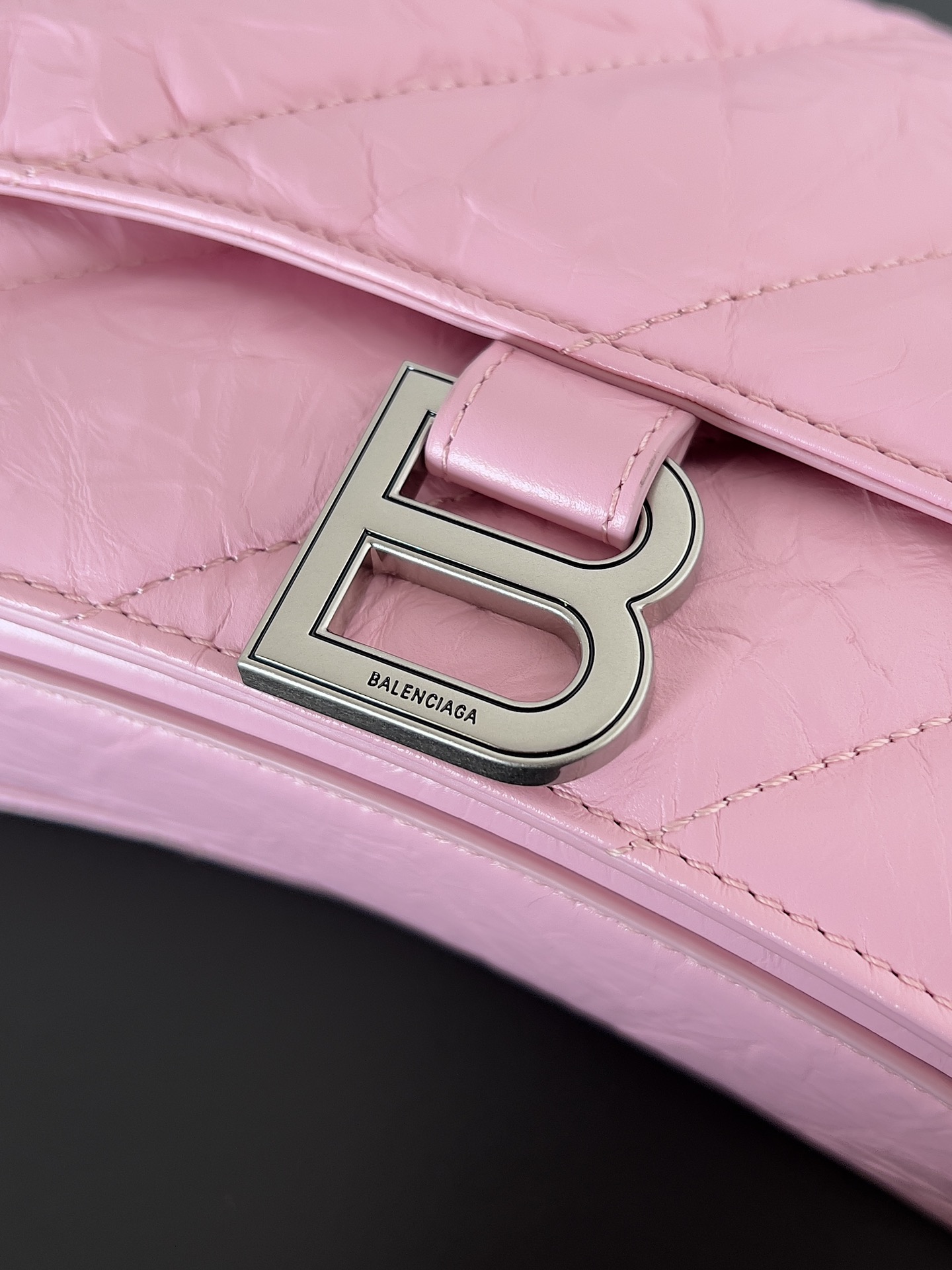 Bagsaaa Ba1en*iaga Crush Small Chain Bag In Pink - 25.5*10*15.5cm