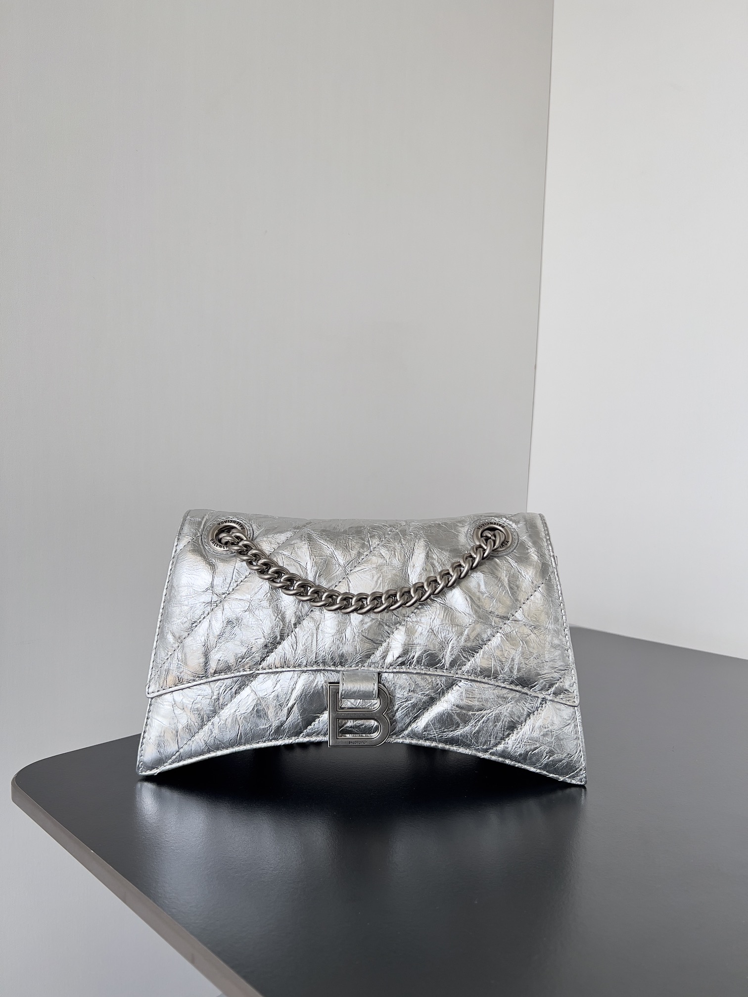 Bagsaaa Ba1en*iaga Crush Small Chain Bag In Silver - 25.5*10*15.5cm