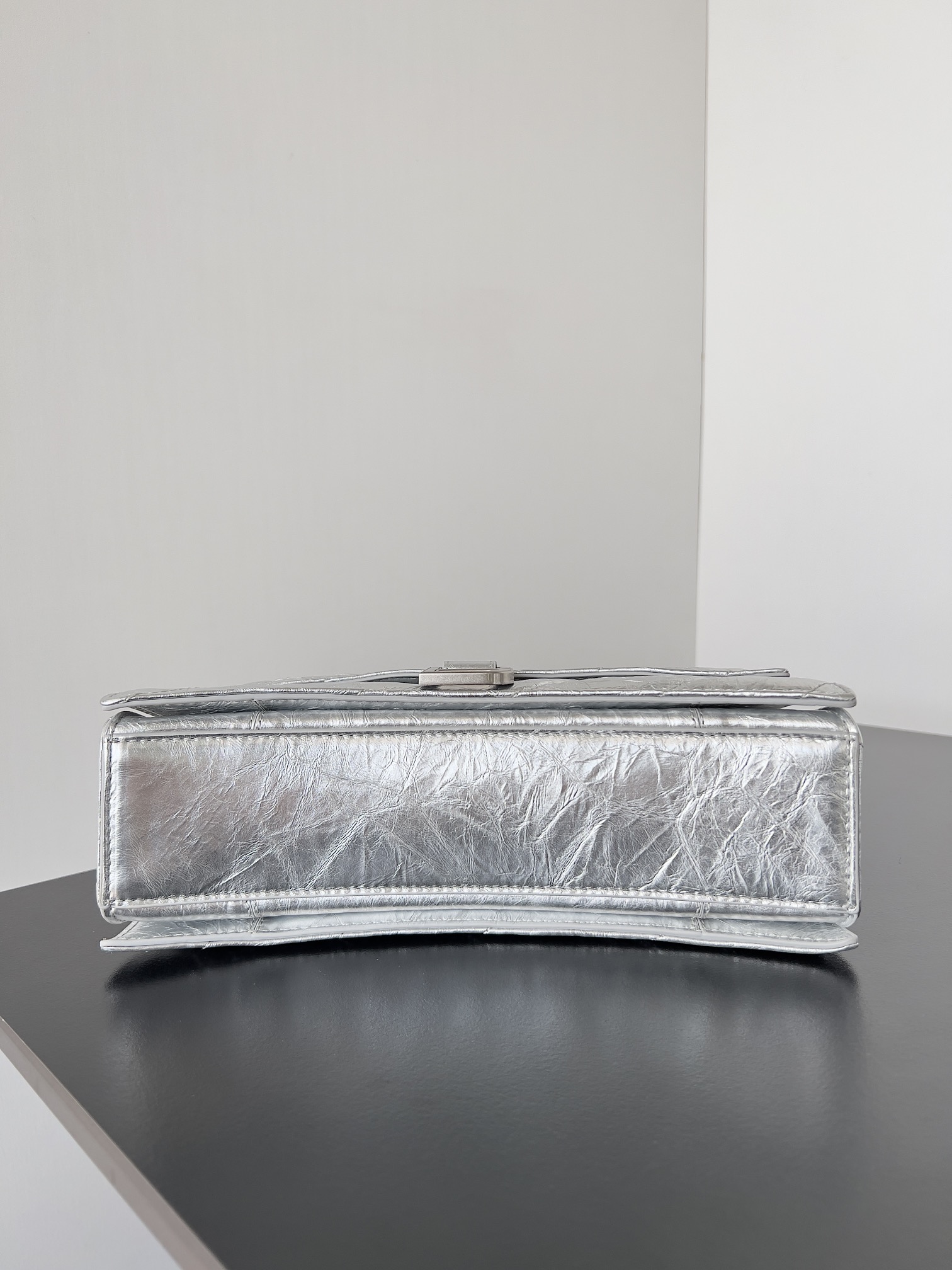 Bagsaaa Ba1en*iaga Crush Small Chain Bag In Silver - 25.5*10*15.5cm