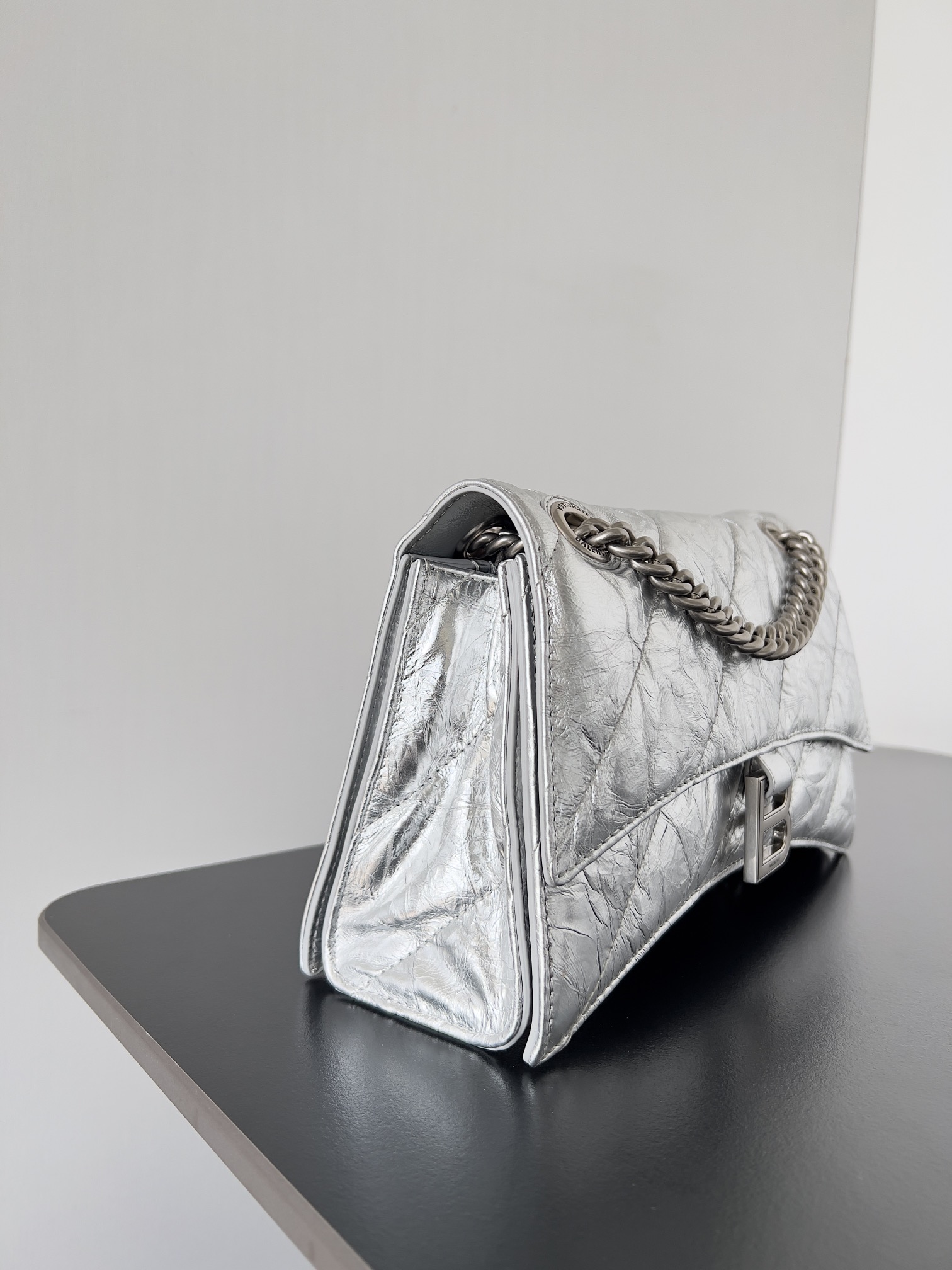 Bagsaaa Ba1en*iaga Crush Small Chain Bag In Silver - 25.5*10*15.5cm