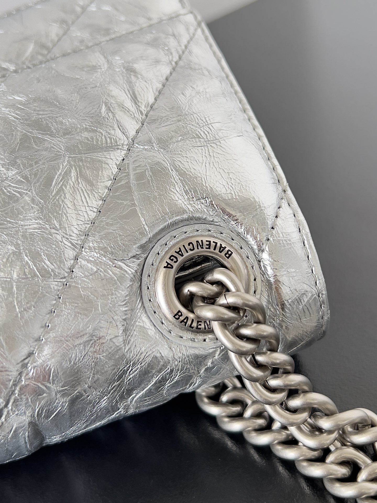 Bagsaaa Ba1en*iaga Crush Small Chain Bag In Silver - 25.5*10*15.5cm
