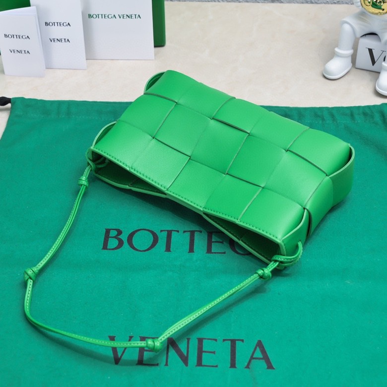 Bagsaaa B0tt*ga Ven*ta green nappa leather Cassette shoulder bag - 22.5*13.5*4.5cm