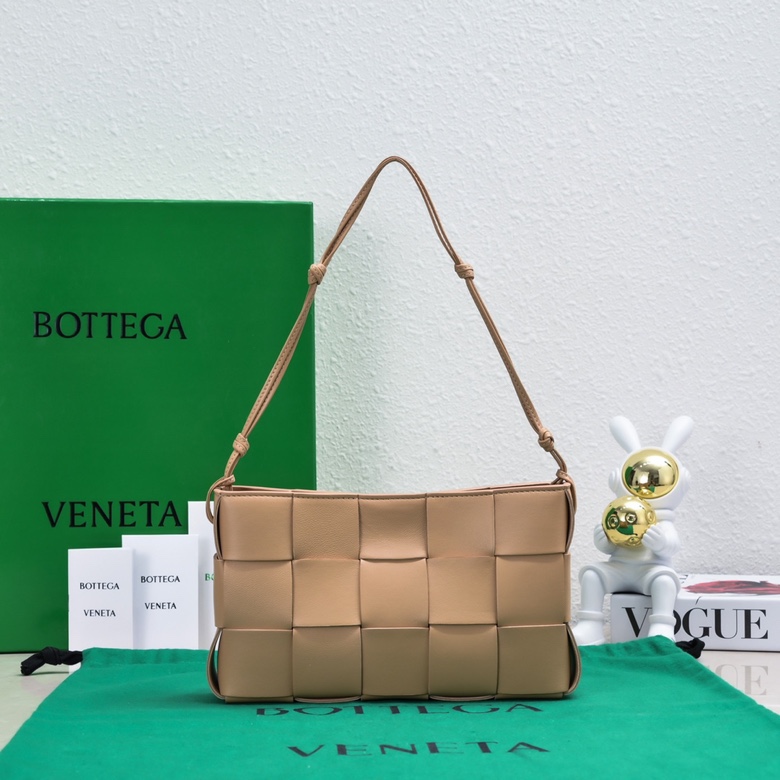 Bagsaaa B0tt*ga Ven*ta beige nappa leather Cassette shoulder bag - 22.5*13.5*4.5cm