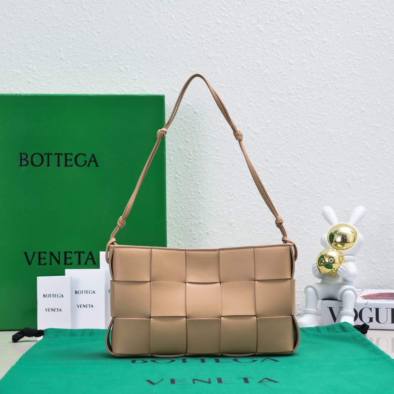 Bagsaaa B0tt*ga Ven*ta beige nappa leather Cassette shoulder bag - 22.5*13.5*4.5cm