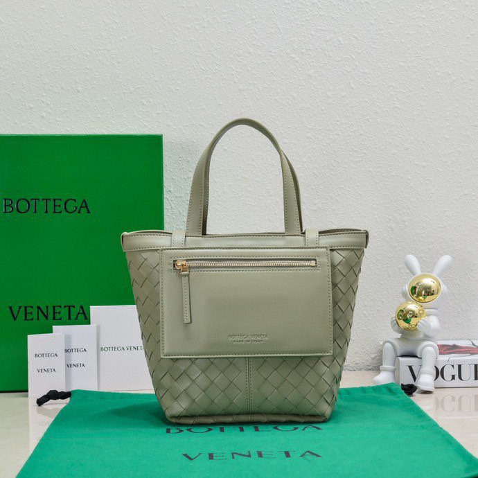 Bagsaaa B0tt*ga Ven*ta Small Flip Flap Green Tote bag - 23*18.5*15cm