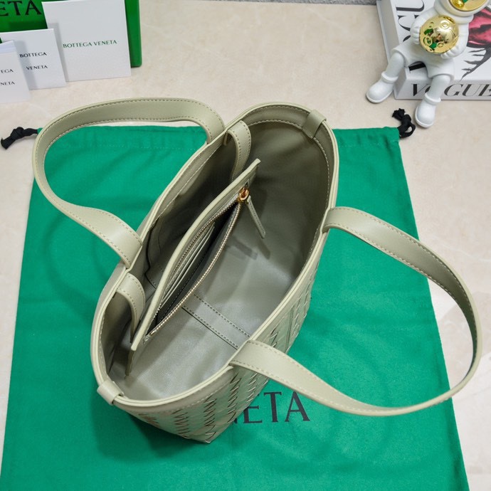 Bagsaaa B0tt*ga Ven*ta Small Flip Flap Green Tote bag - 23*18.5*15cm