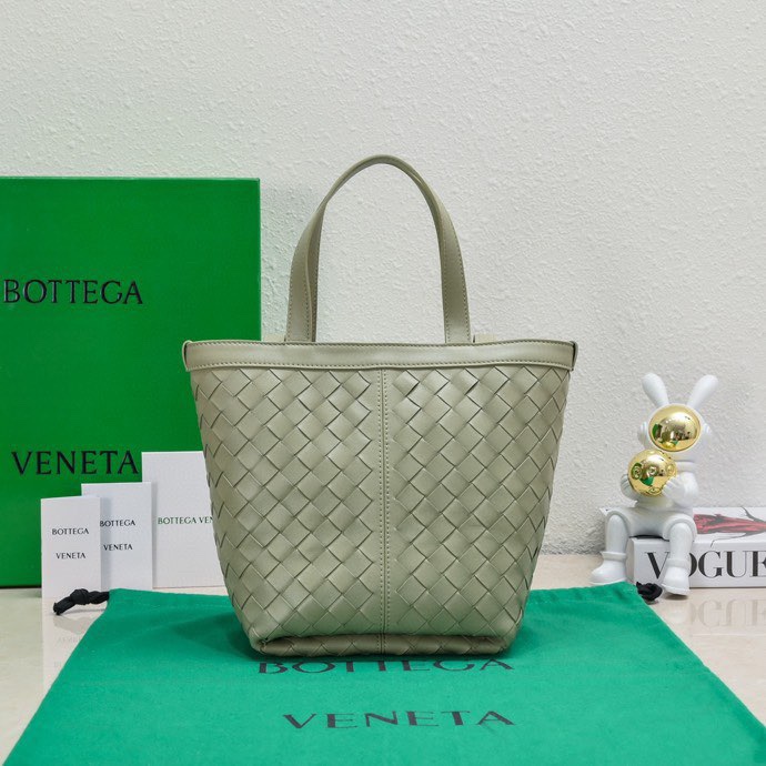Bagsaaa B0tt*ga Ven*ta Small Flip Flap Green Tote bag - 23*18.5*15cm