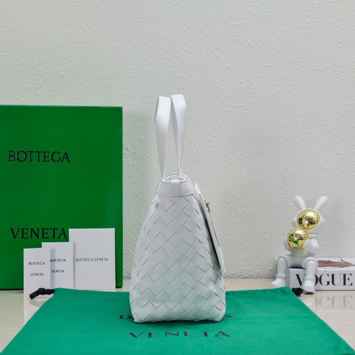 Bagsaaa B0tt*ga Ven*ta Small Flip Flap White Tote bag - 23*18.5*15cm