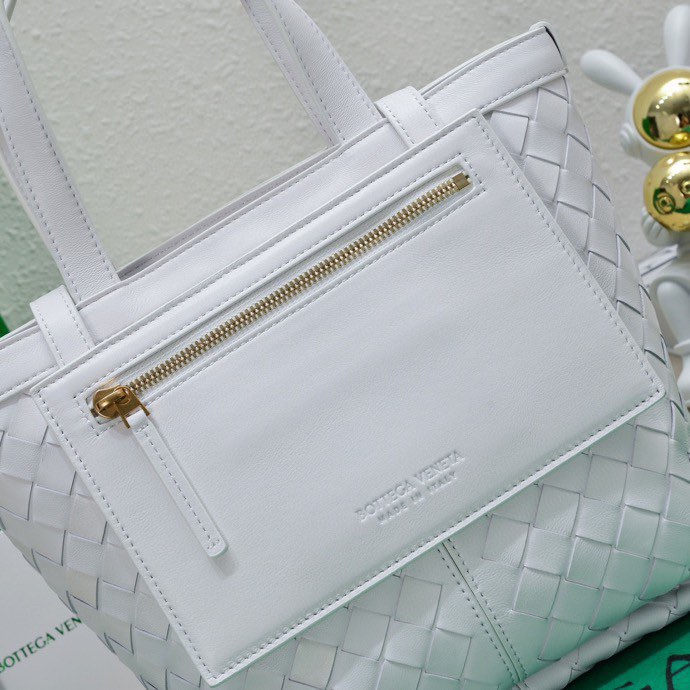 Bagsaaa B0tt*ga Ven*ta Small Flip Flap White Tote bag - 23*18.5*15cm