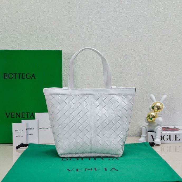 Bagsaaa B0tt*ga Ven*ta Small Flip Flap White Tote bag - 23*18.5*15cm